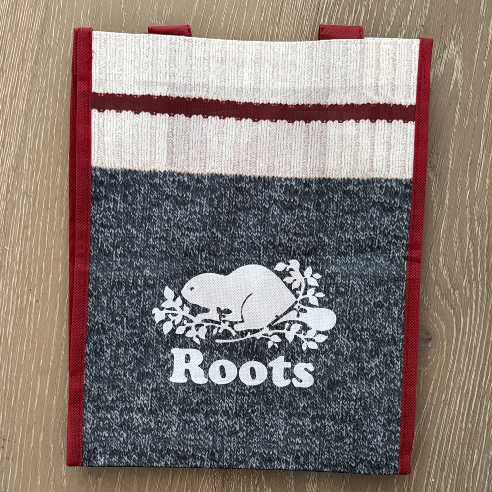 Roots Canada Themed Tote Bag Collection - Picture 3 of 7